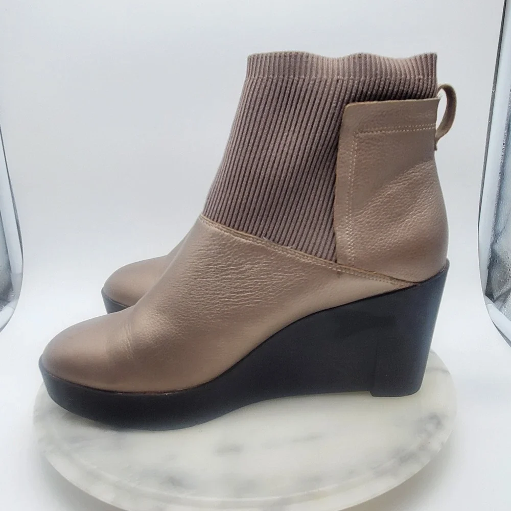 Sudini Danica Women's Wedge Chelsea Platform Bootie Size 9 Metallic Gray‎ Tan